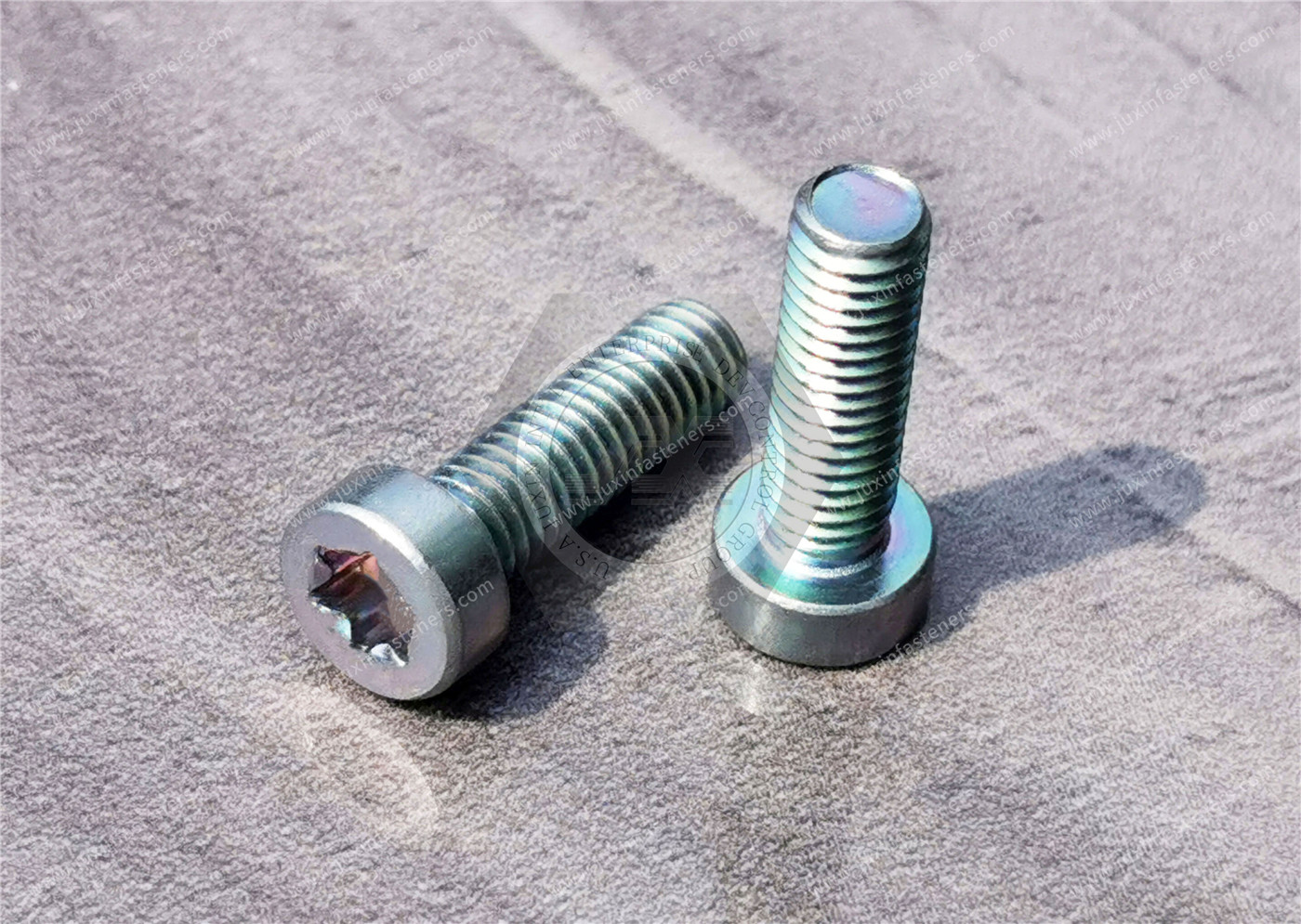 Hexalobular Socket Head Cap Screw with Large Driving Feature Hexalobular Socket Head Cap Screw with Large Driving Feature