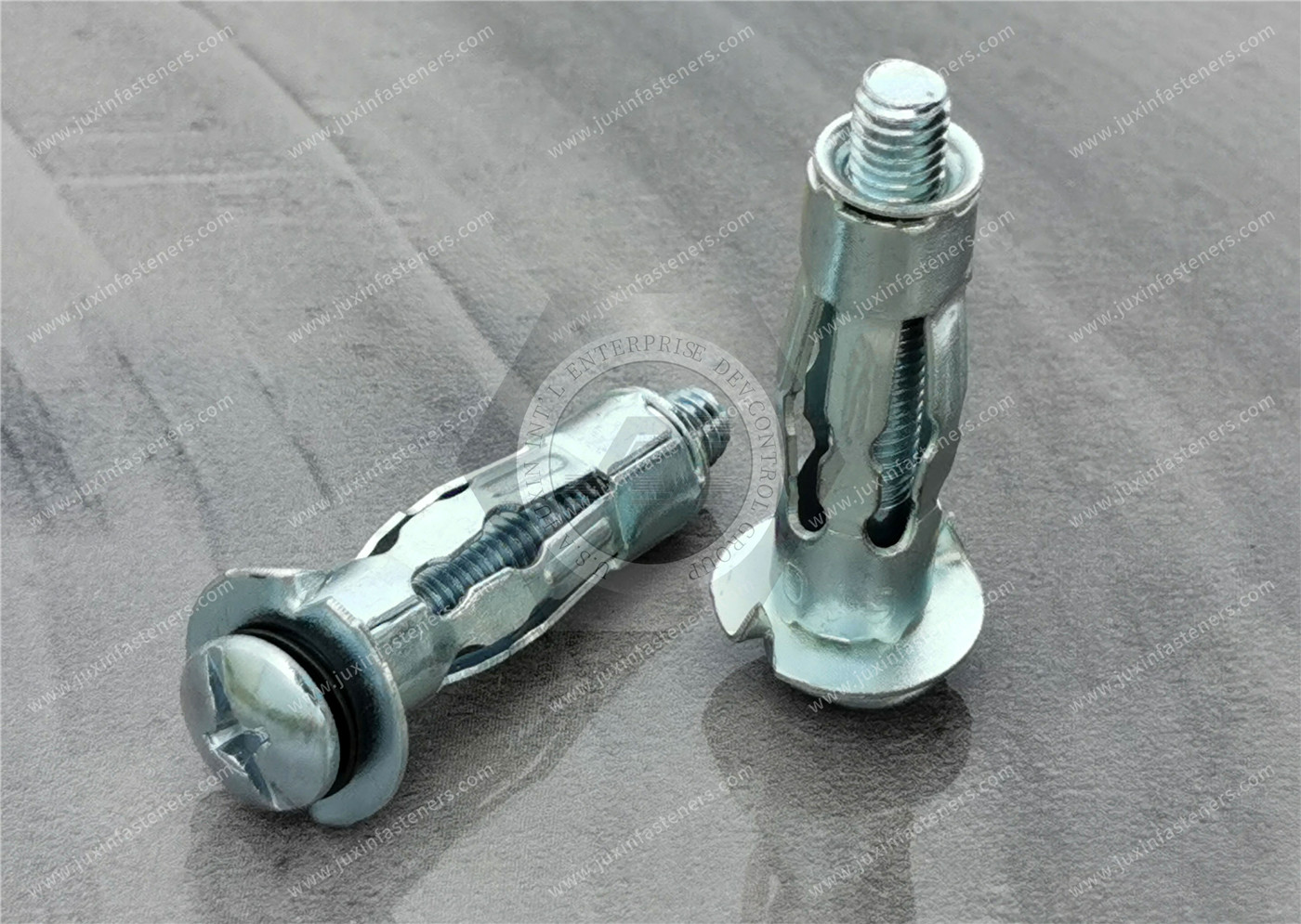 Removable-Screw Anchors for Drywall, Plaster, and Wood Paneling Removable-Screw Anchors for Drywall, Plaster, and Wood Paneling