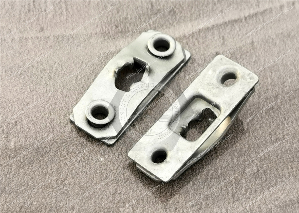 Lion Ouarter-Turn Receptacle, Medium Size, Rivet / Screw (thruhole), Steel Zinc Immersion Coating Lion Ouarter-Turn Receptacle, Medium Size, Rivet / Screw (thruhole), Steel Zinc Immersion Coating