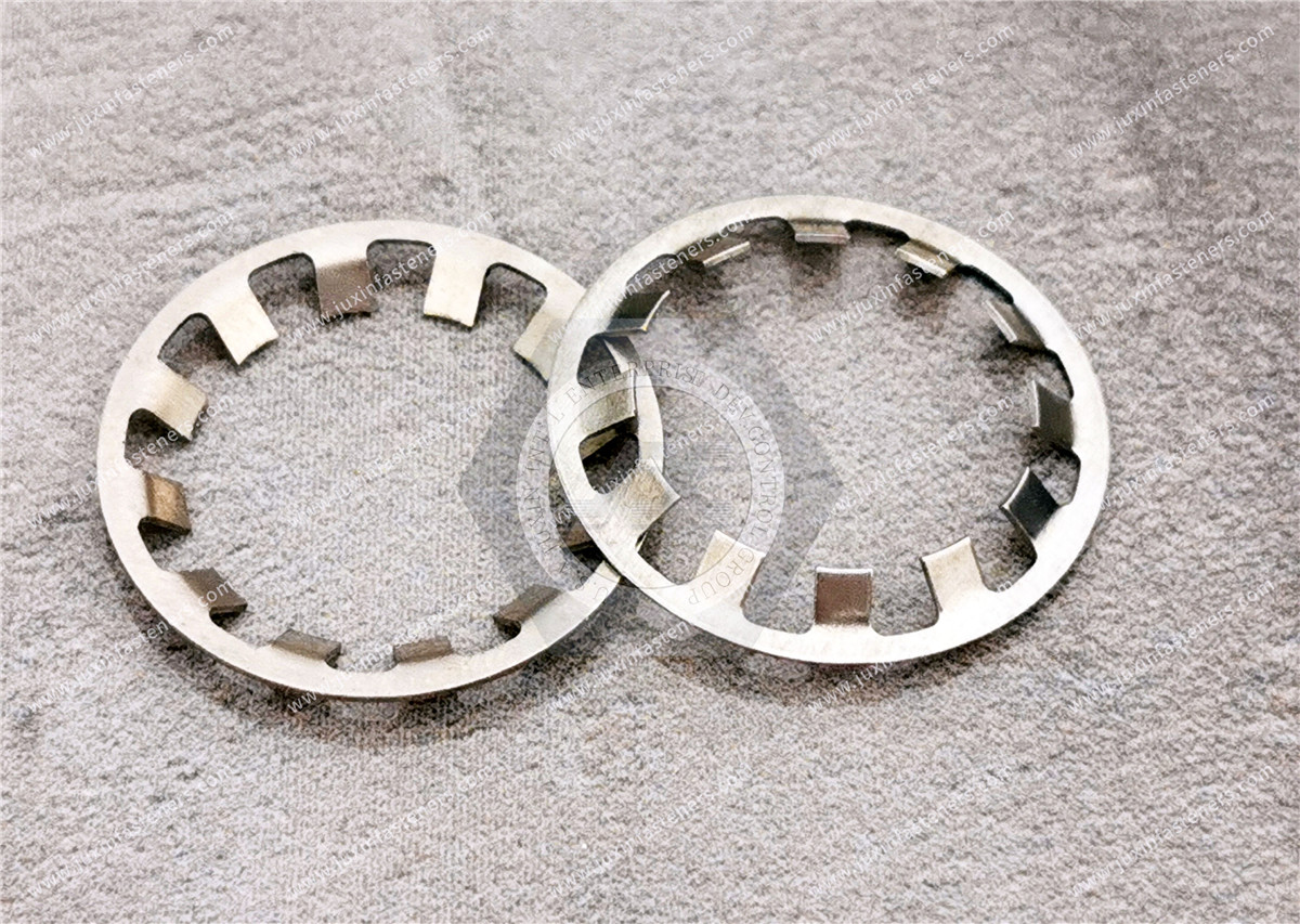 Light retaining ring Light retaining ring
