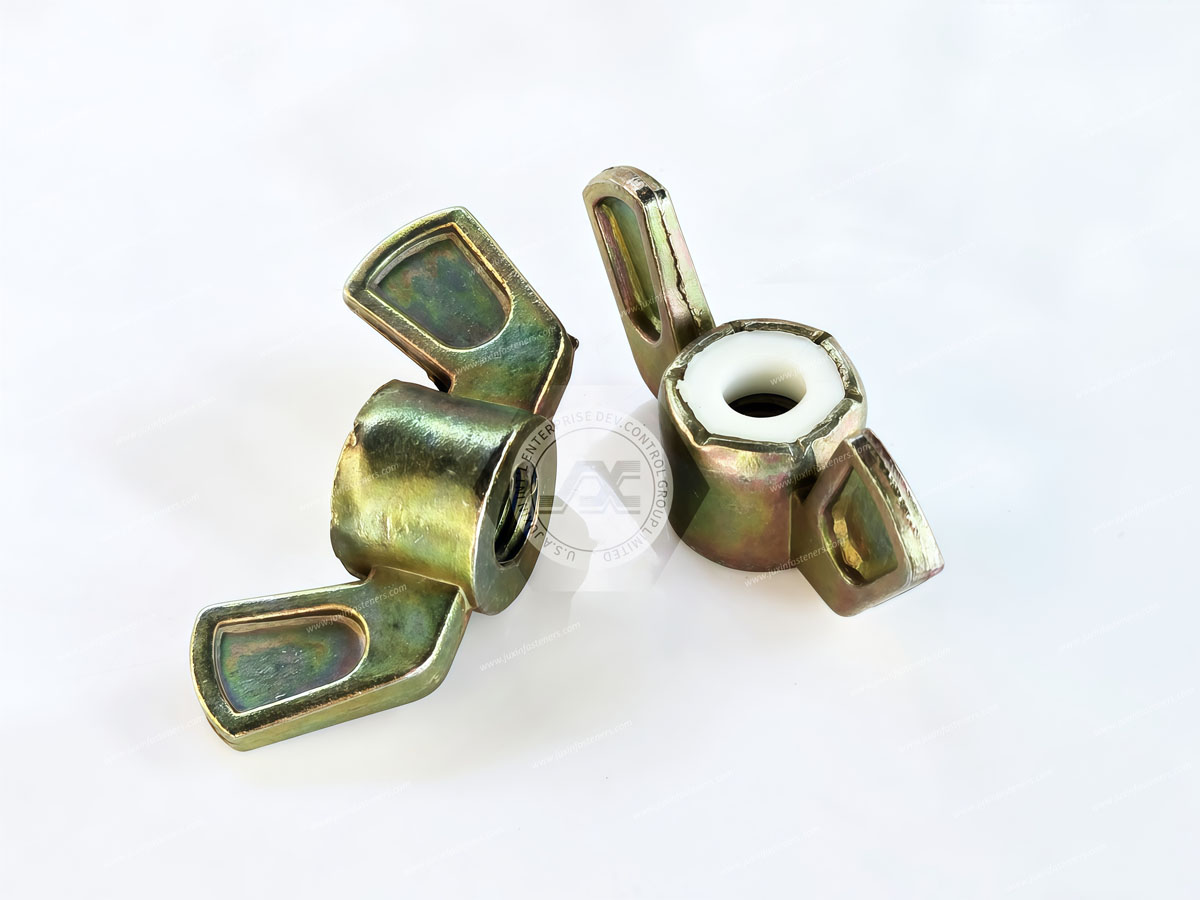 Wing nuts Wing nuts