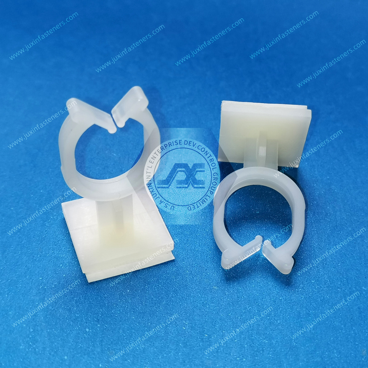 Stand-Off Harness Clip on Adhesive Base JX-GSHKBS Stand-Off Harness Clip on Adhesive Base JX-GSHKBS