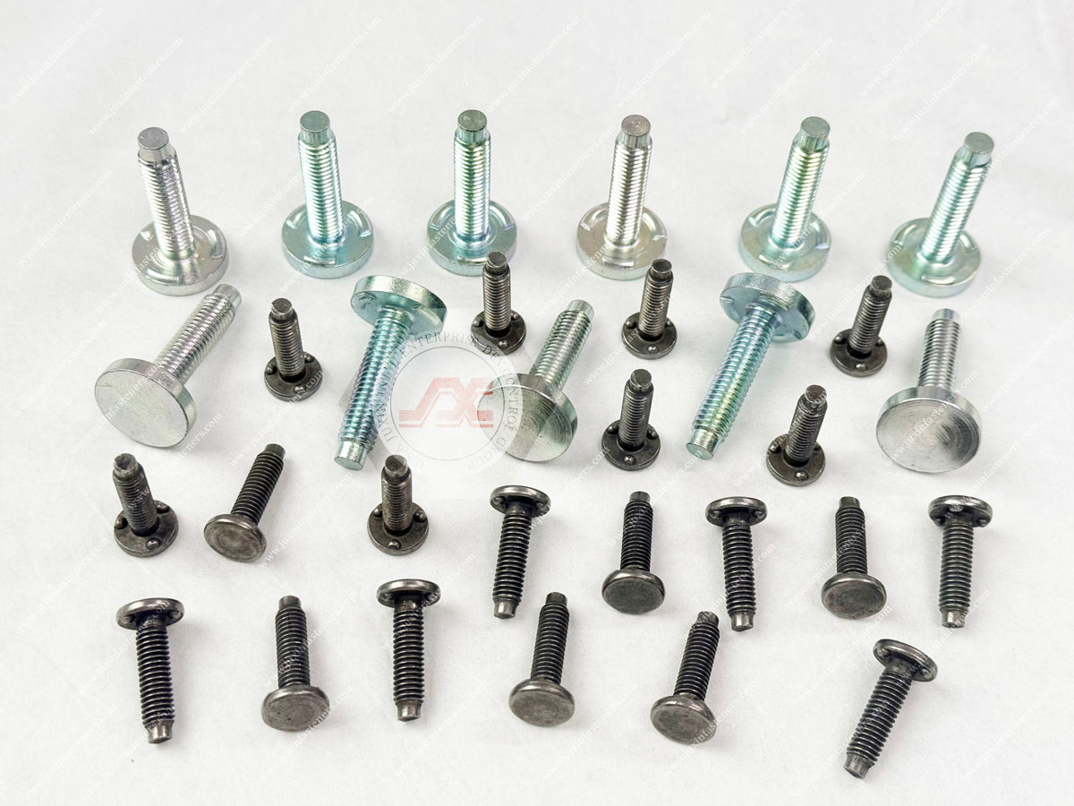 DIN34817 Carbon Steel Weld Stud with 3 Formed Projections Under the Head DIN34817 Carbon Steel Weld Stud with 3 Formed Projections Under the Head