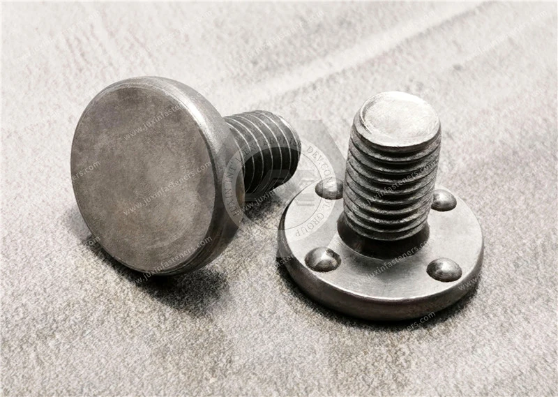 Weld Stud with 4 Projections Under the Head