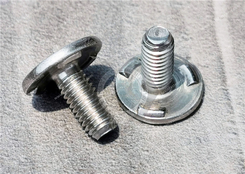 DIN34817 Stainless Steel Weld Stud with 3 Formed Projections Under the Head